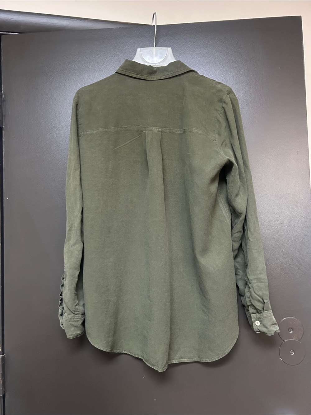 Athleta Women’s Linen Blend Button-Down Shirt in Olive - Picture 5 of 9